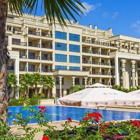 Argisht Cozy With Pool & Sea Breeze Apartmán