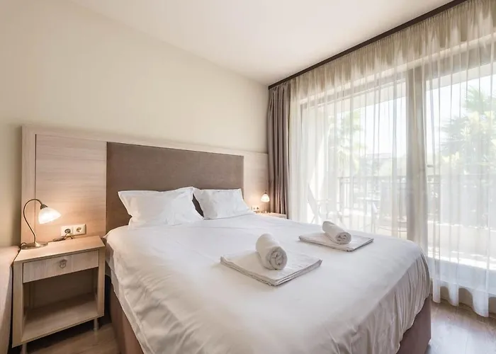 アパート Argisht Cozy With Pool & Sea Breeze ヴァルナ