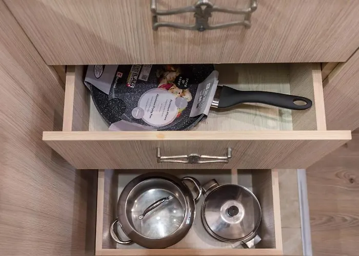 アパート Argisht Cozy With Pool & Sea Breeze ヴァルナ