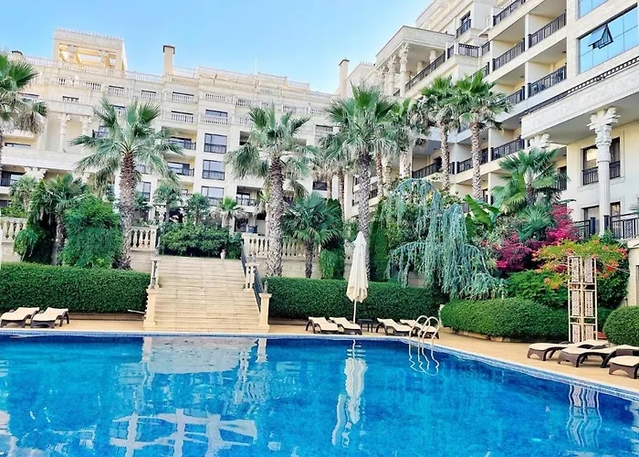 Argisht Cozy With Pool & Sea Breeze アパート